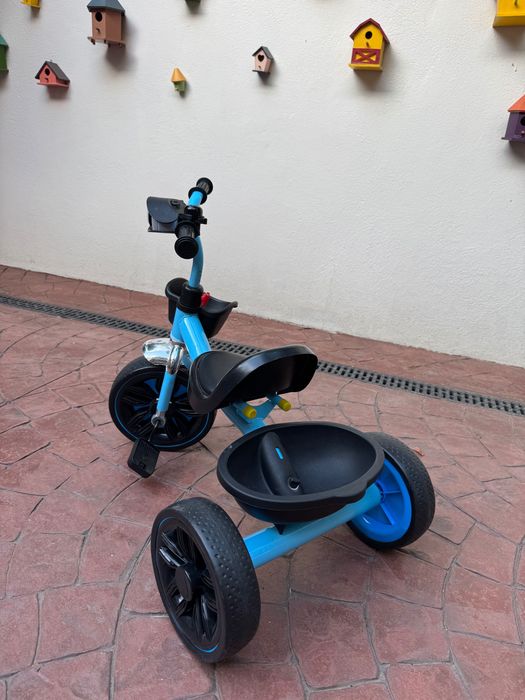 Tricicletă albastra