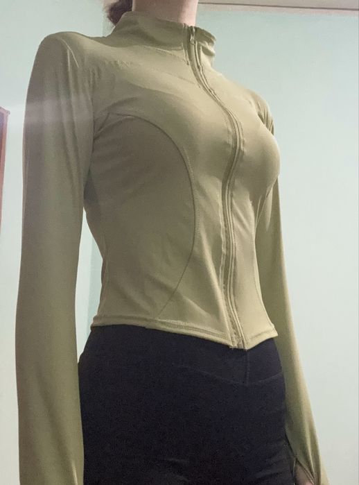 светло-зеленый рашгард