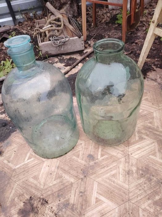 Продам бутыли стеклянные