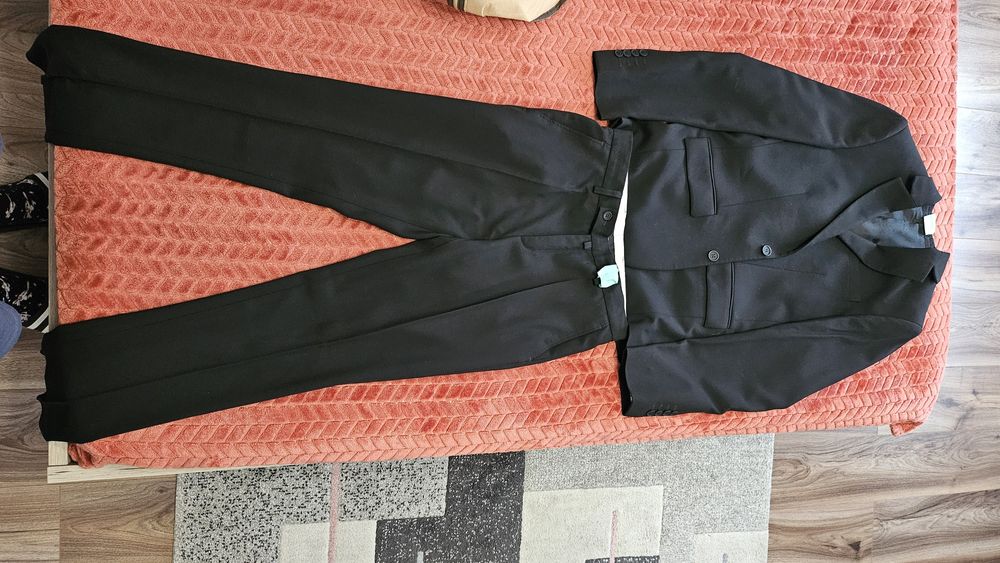 Costum Negru Inedit