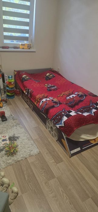Детско легло формата на кола