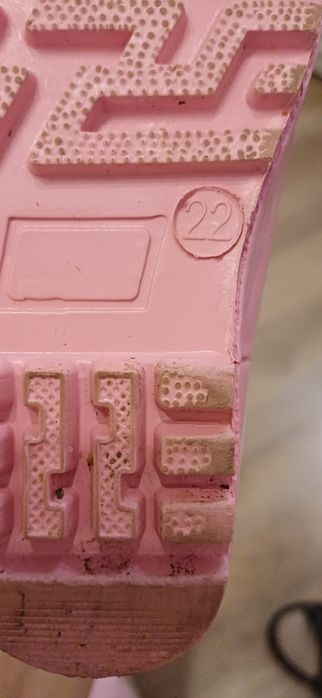 Продам резиновые сапоги 22р