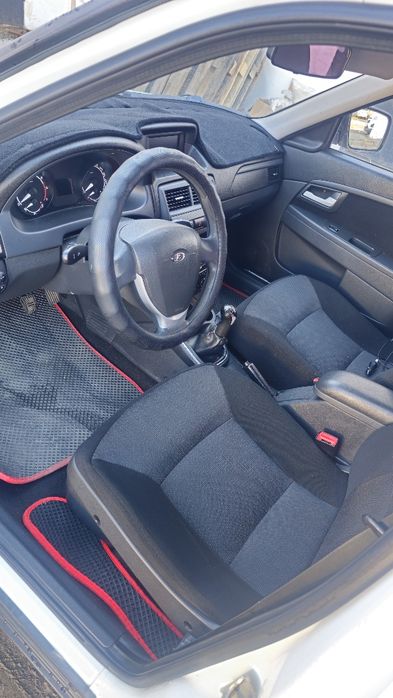 Продам 2ую приору 2014,1 хоз