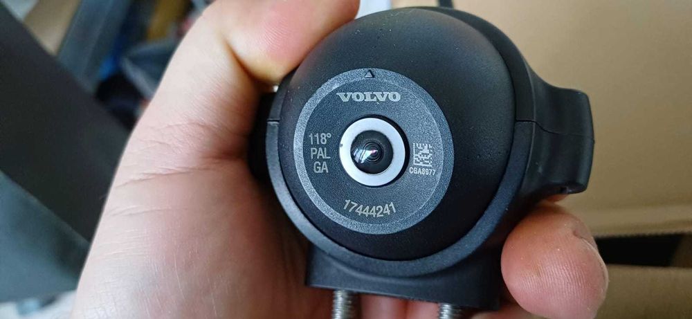 VOLVO - camera de mers inapoi si monitor