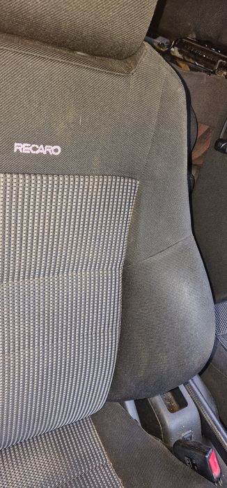 Салон за Голф 4 RECARO