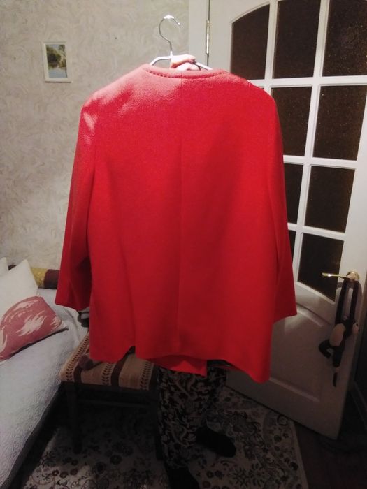 Продаю польто женское