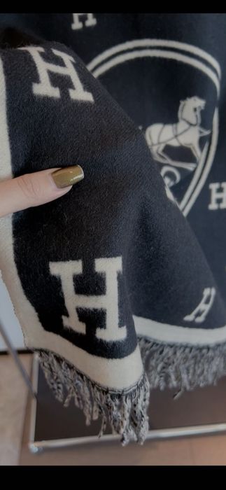 Fular Herme*, model 2026, preț fix