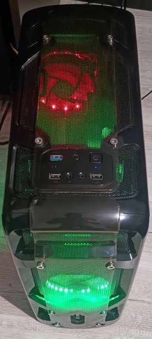 PC gaming Ryzen™ 7 2700x/ RX 590 8 GB/ 16 Gb RAM/ SSD 128GB + 1TB