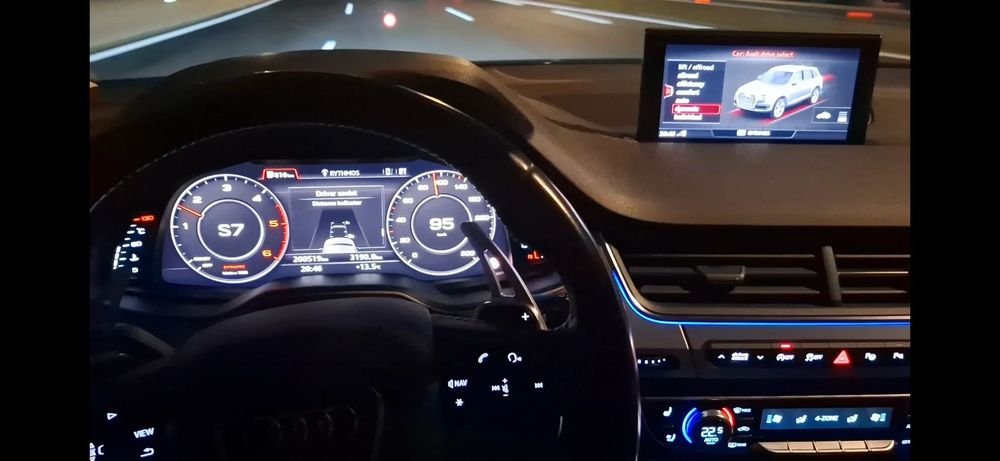 Audi Q7 Se poate vedea in Suceava după 18 iulie accept test toate dotările