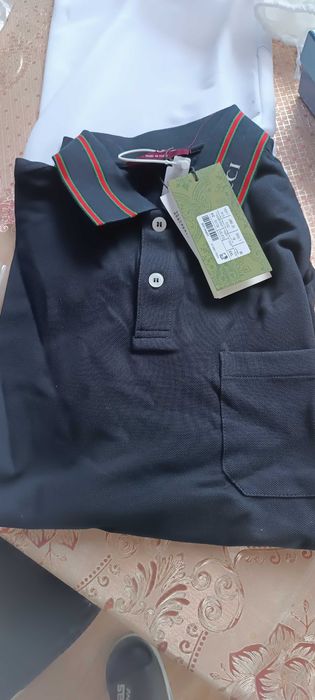 Vând 2 tricouri Gucci originale