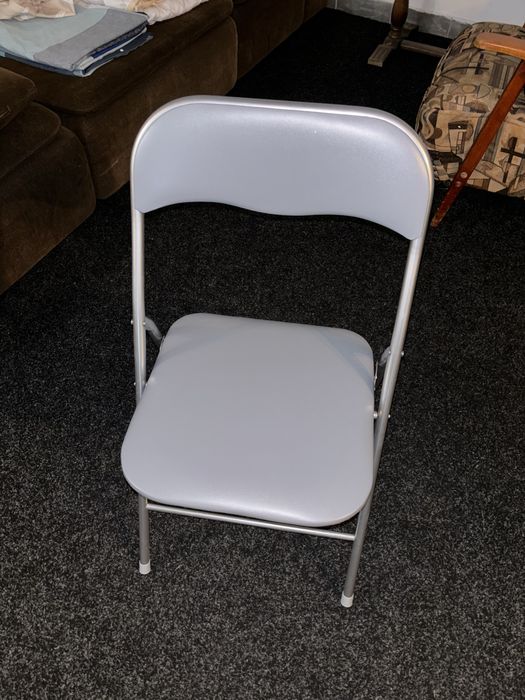 Vand scaune bucatarie