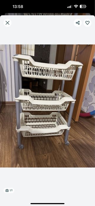 Продам все для мастера маникюра (стеллаж)