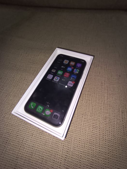 iPhone X в очень хорошем состоянии
