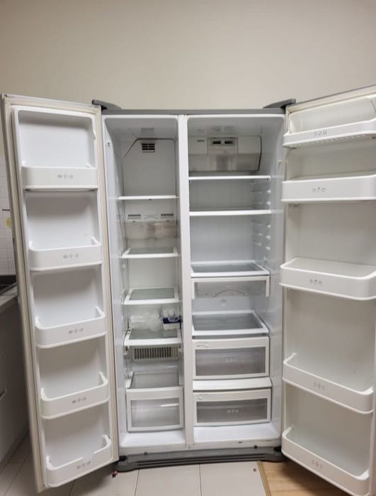 холодильник двухдверный