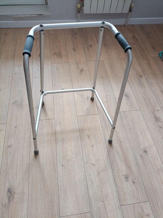 Продам Ходунки Шагающие!!!