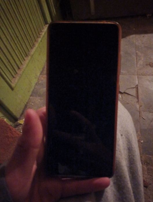 telefon oppo cu display spart si fara spate