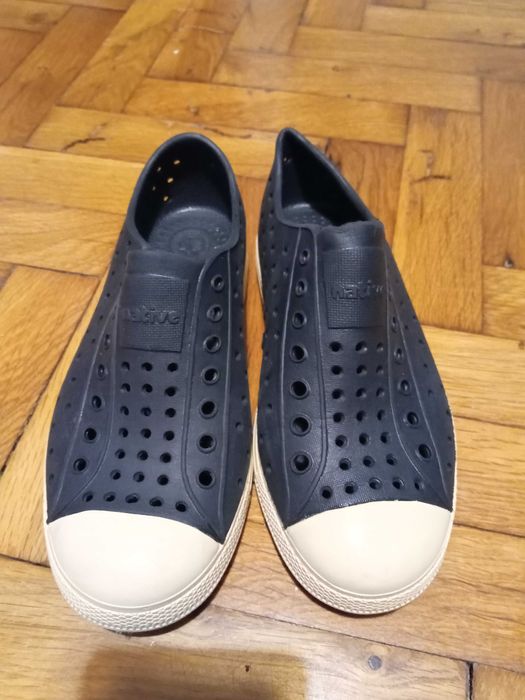 Native гумени обувки