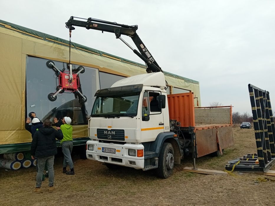 Man basculanta cu macara 18 tone