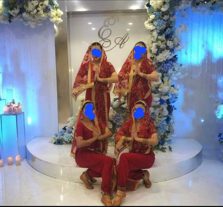 Продаю костюмы для выступления