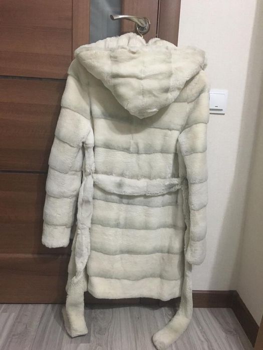 Продаётся шуба .