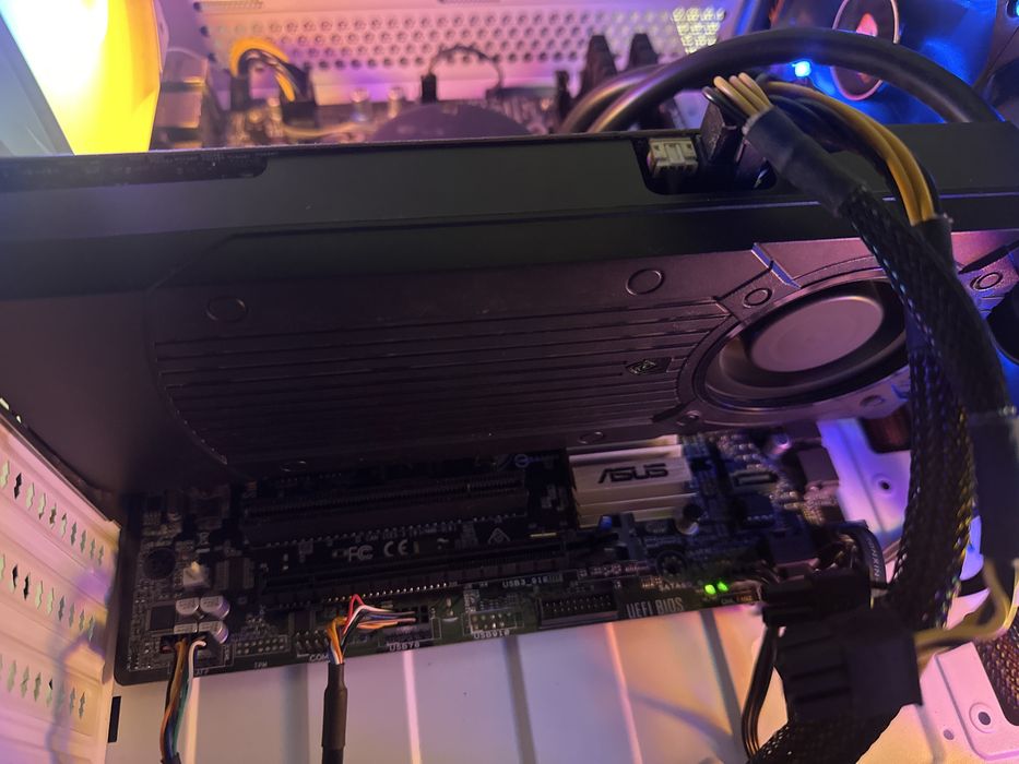 Vand Placa video GeForce GTX 1060 6GB!