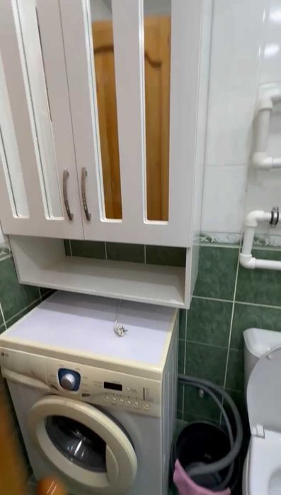 Чилонзорда Бунёдкор стадиони ёнида 3 xoналик (3/4/4) уй сотилади.