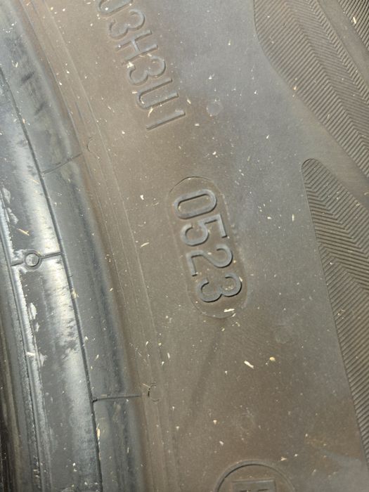 Anvelope vara 205/60/16 Continental aproape noi