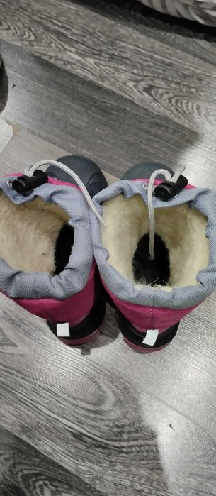 Сандали, маратонки, вътрешни обувки