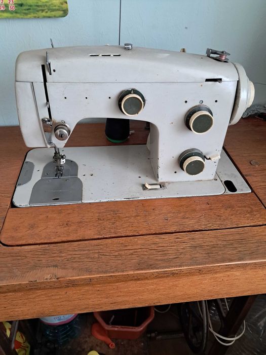 Продавам шевна машина