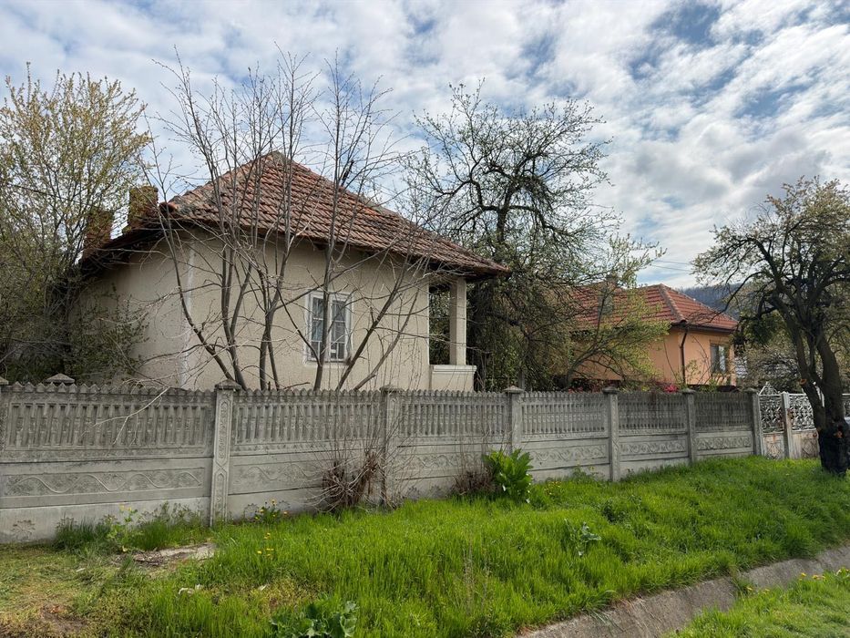 Casă de vânzare