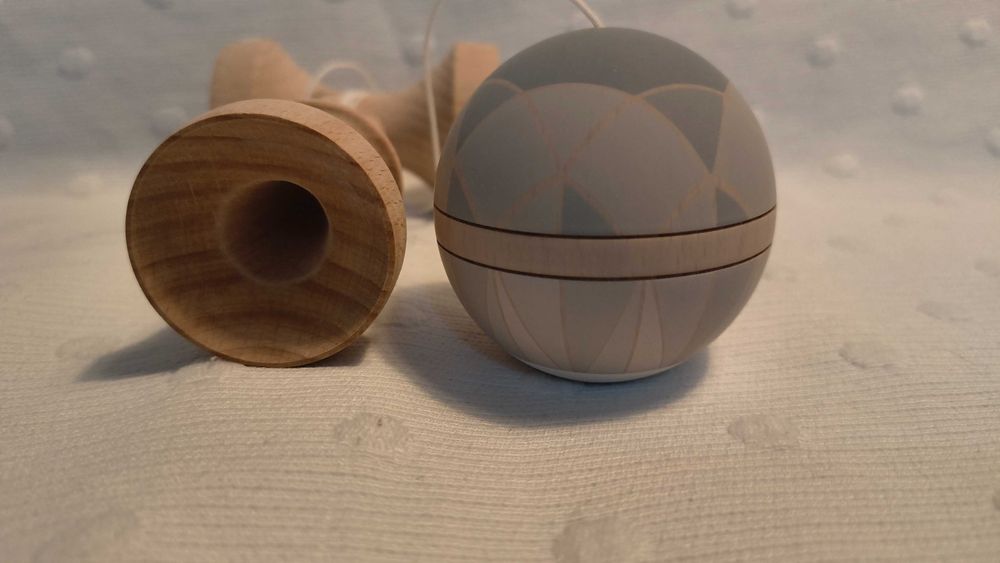 Vând kendama sweets