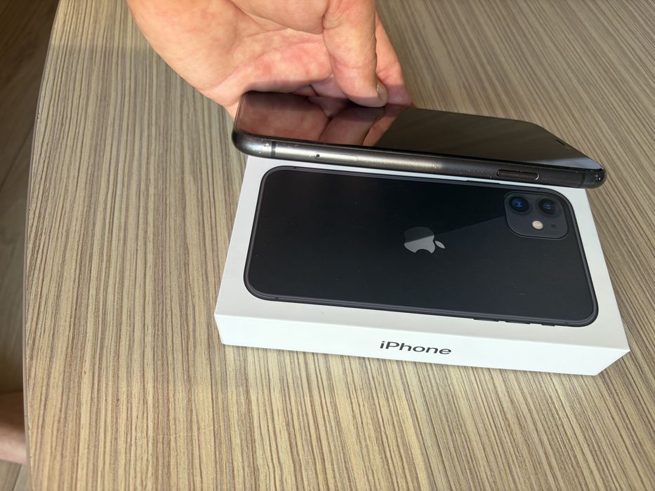 IPhone 11 64GB! Yetel.