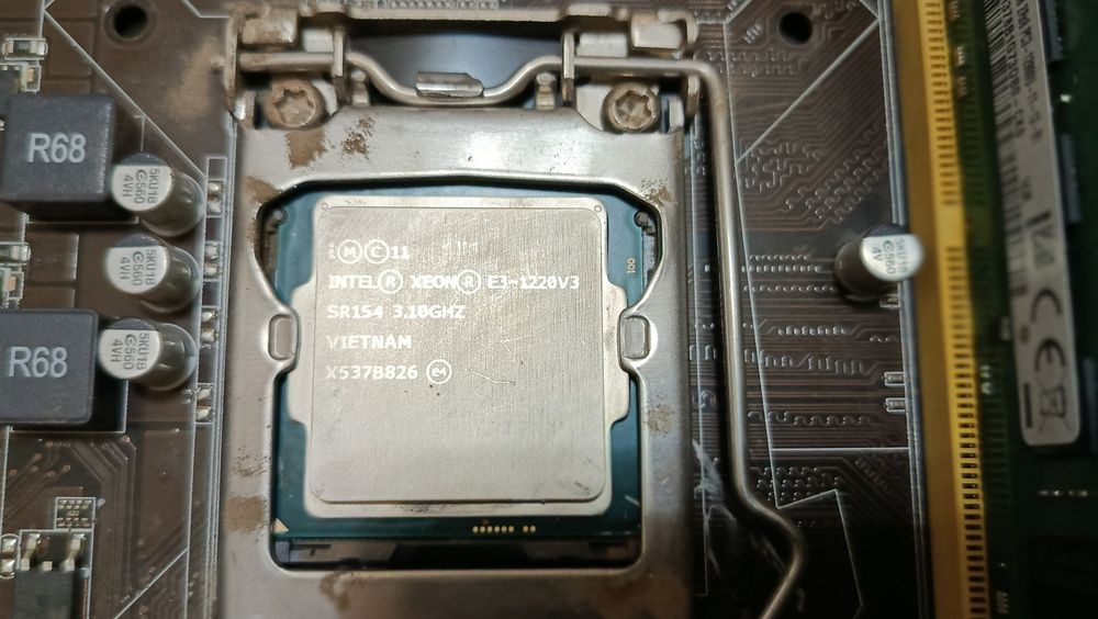 Xeon 1220v3 1150 socket