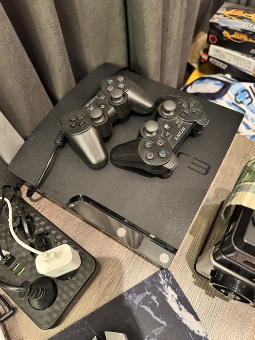 Продам SONYPLAYSTATION 3, прошита