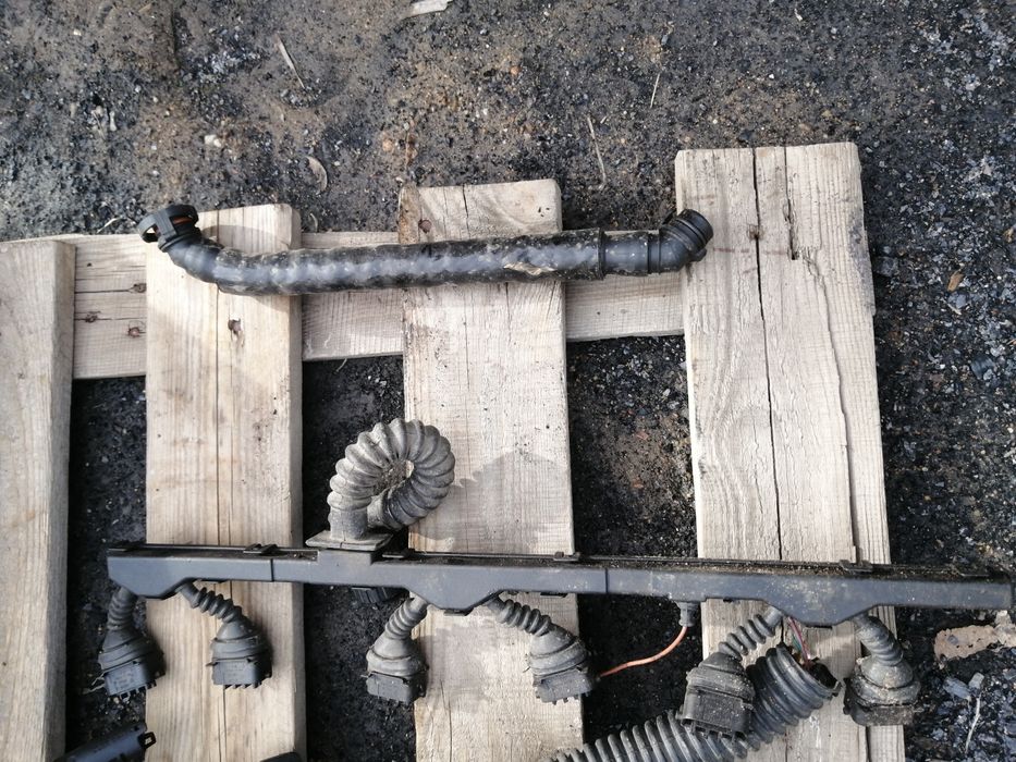 Продам запчасти на бмв 728