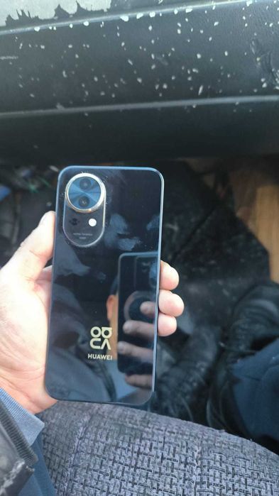 Продам телефон Huawei nova 13