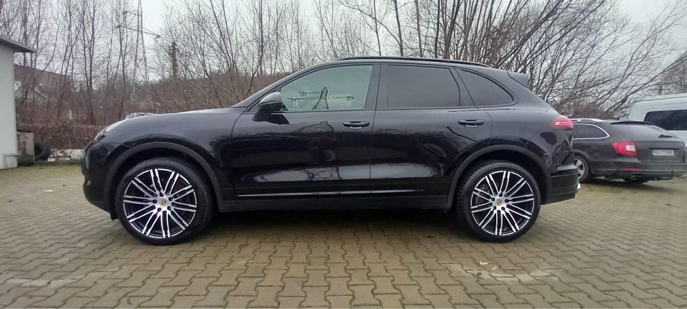 Porsche Cayenne 2016 Platinum Edition Euro 6