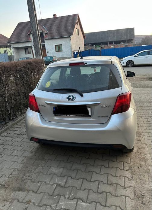 Vând Toyota Yaris Hibrid