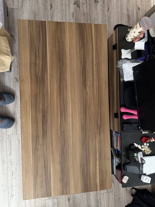 Vând măsuță de living – aspect lemn, culoare maro