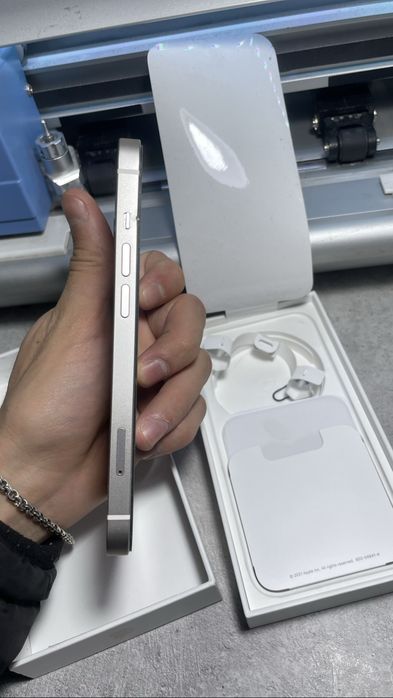 iPhone 13 256ГБ 90%АКБ полный комплет