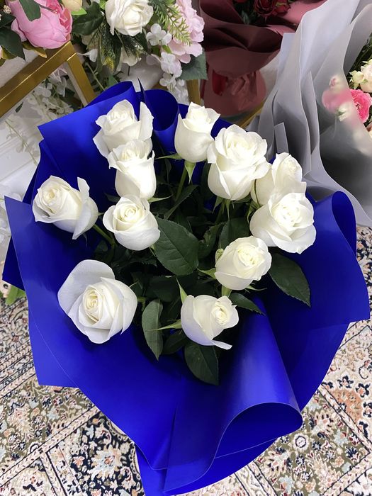 Цветы розы, белые 11шт
