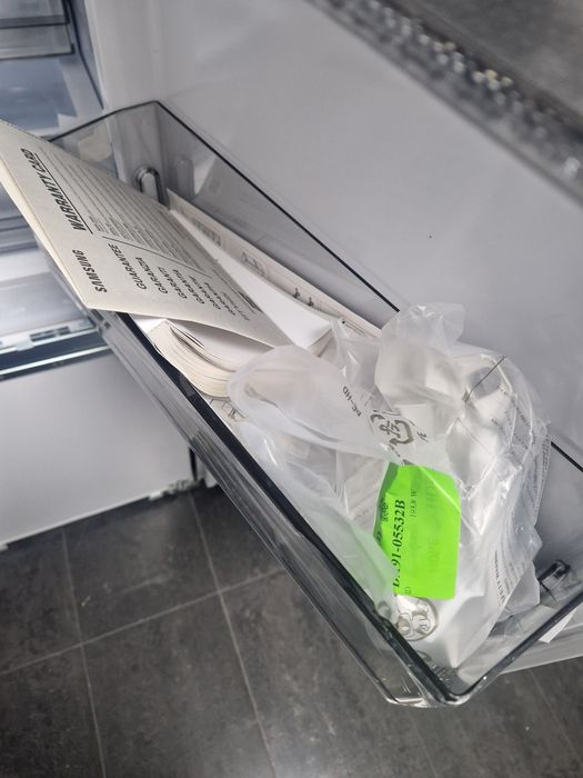 Хладилник за вграждане Samsung No Frost Чисто нов