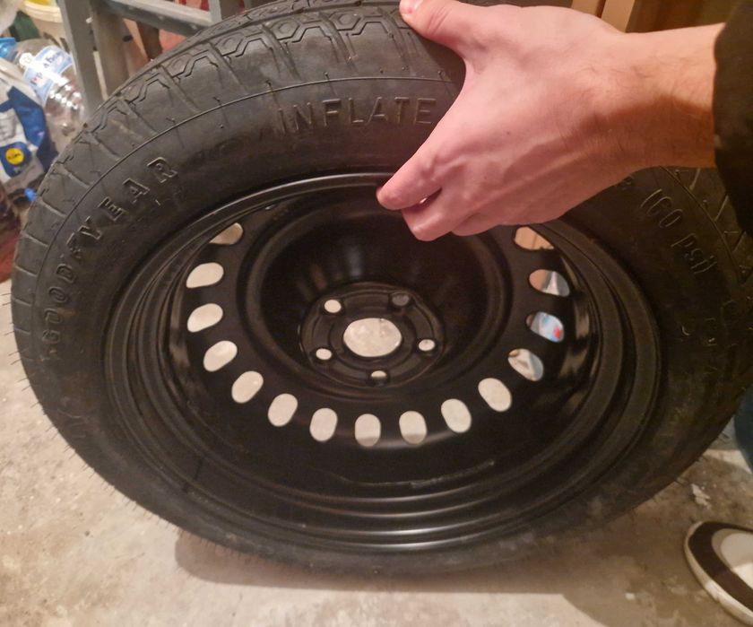 Резервна гума - патерица