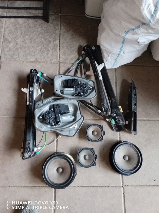 scut macara carcasa baterie far volan radiator boxe aeroterma golf 5 p