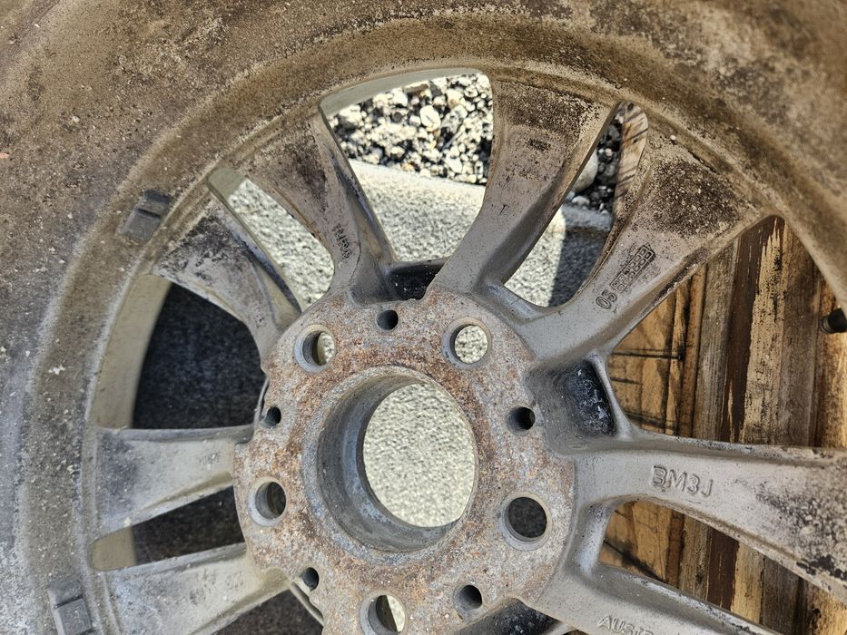 Una bucata janta aliaj r16 originala BMW E36 eh2