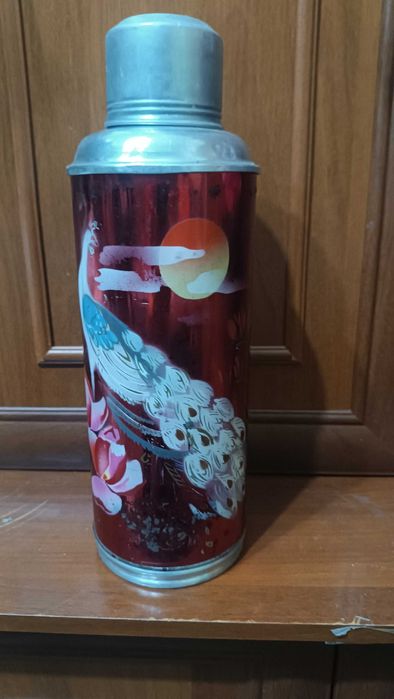 Продам термос  2 литра