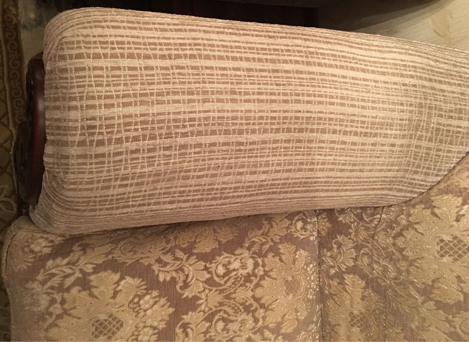 Диван в классическом стиле для гостиной