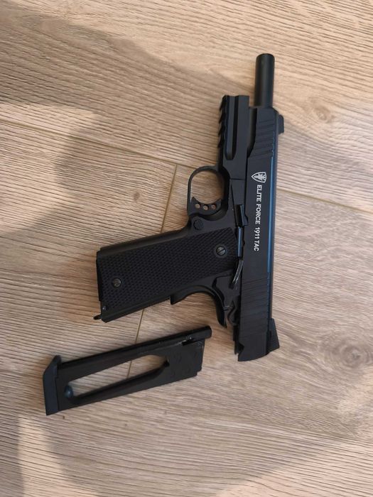 Elite Force 1911 Blow back Pistol airsoft CO2 cu holster