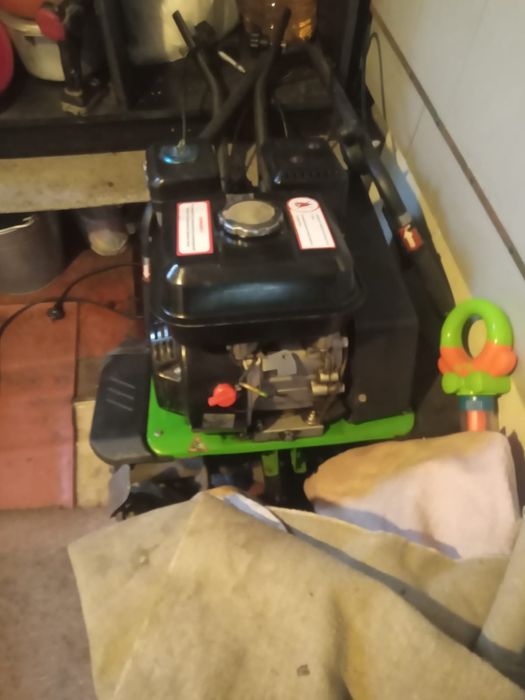 Продам мотоблок в работе практически не был.