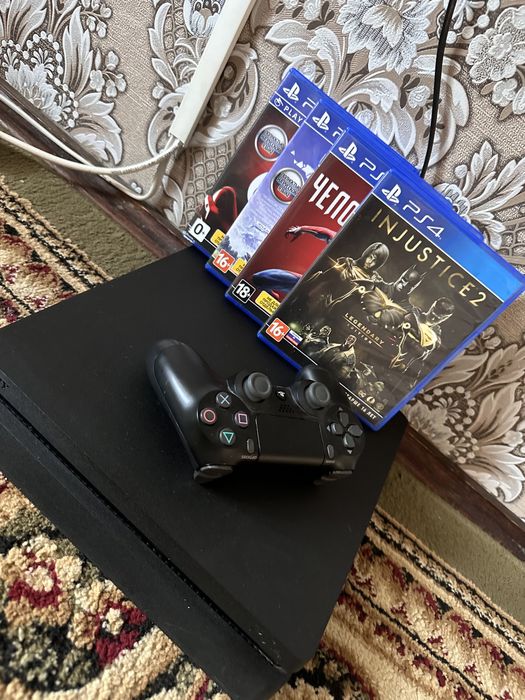 Продам Sony PlayStation 4